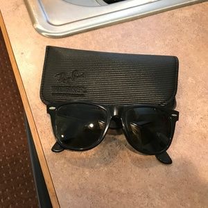 Ray-Ban Wayfarer Sunglasses - Black